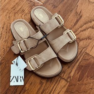 LEATHER Zara Tan Sandals with Gold Accents. Size FITS 6 1/2 - 7